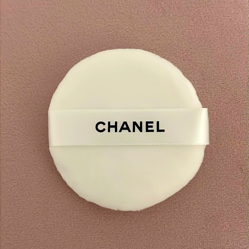CHANEL POWDER PUFF - NEW